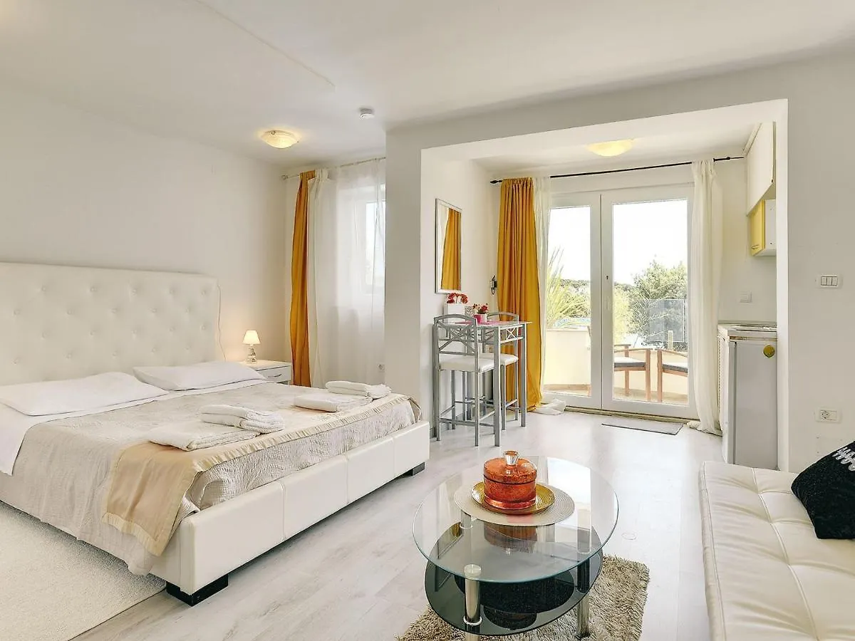 Deluxe Villa In Pula With Private Swimming Pool Pjescana Uvala 0*,
