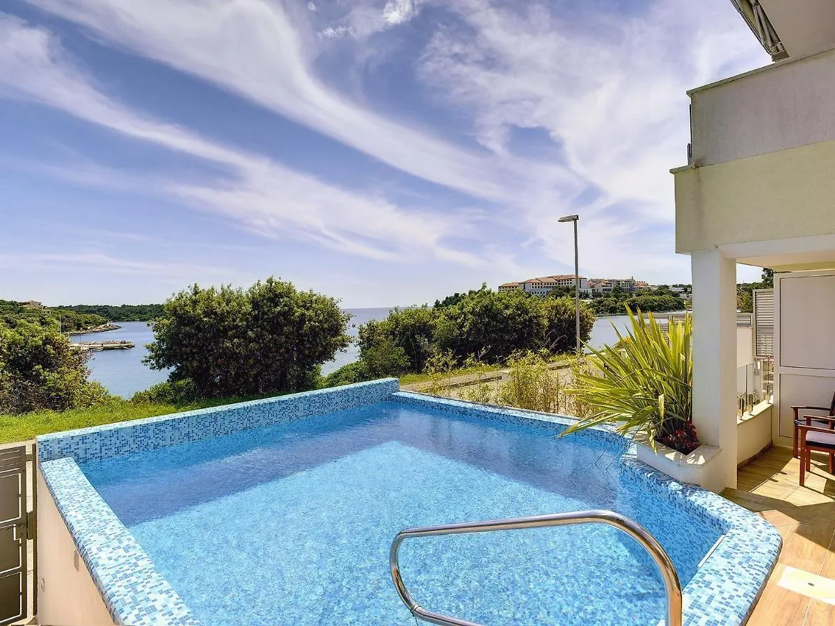 Deluxe Villa In Pula With Private Swimming Pool Pjescana Uvala