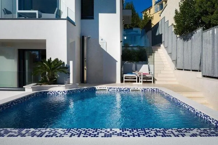 Deluxe Villa In Pula With Private Swimming Pool Pjescana Uvala