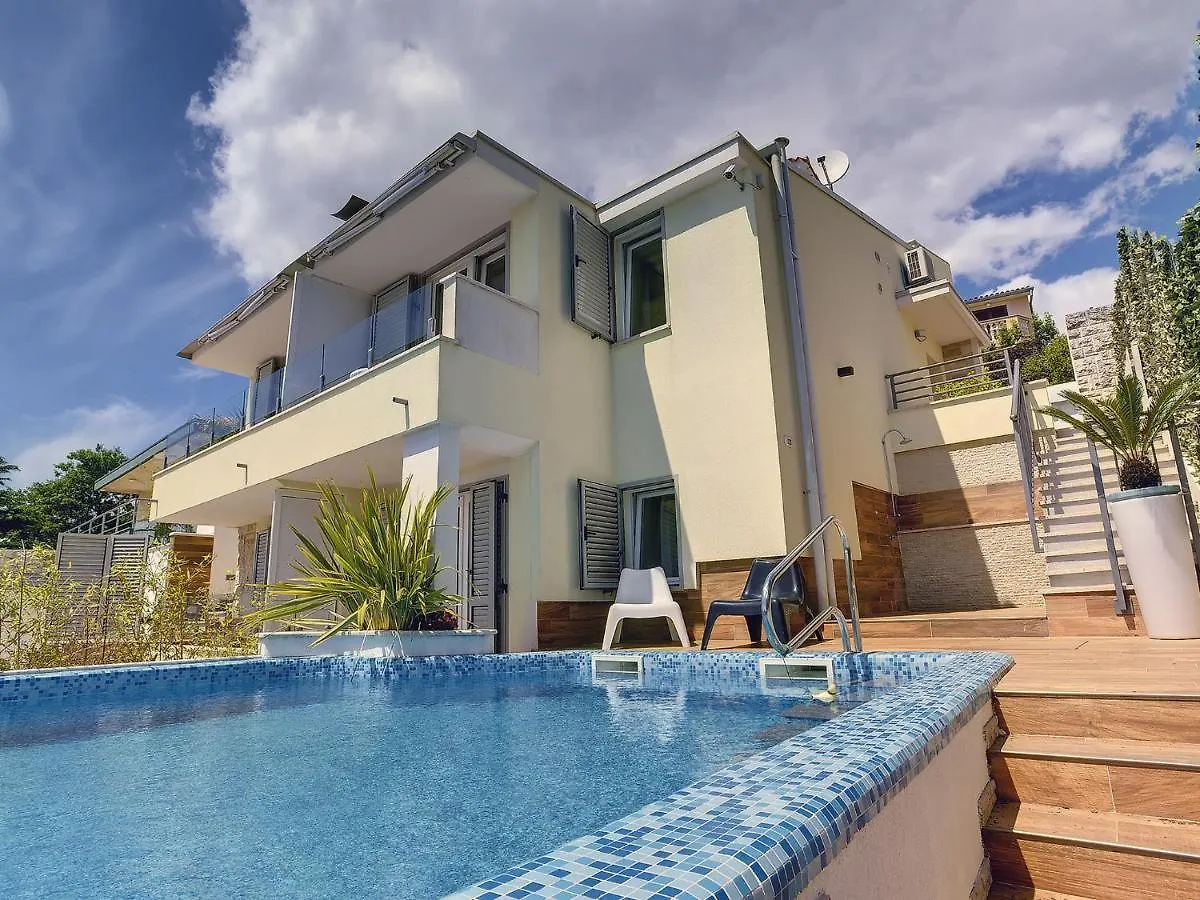 Deluxe Villa In Pula With Private Swimming Pool Pjescana Uvala