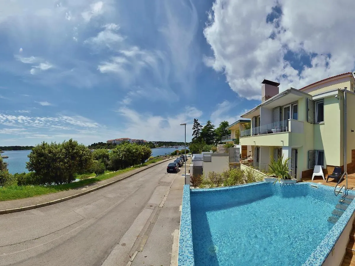Deluxe Villa In Pula With Private Swimming Pool Pjescana Uvala