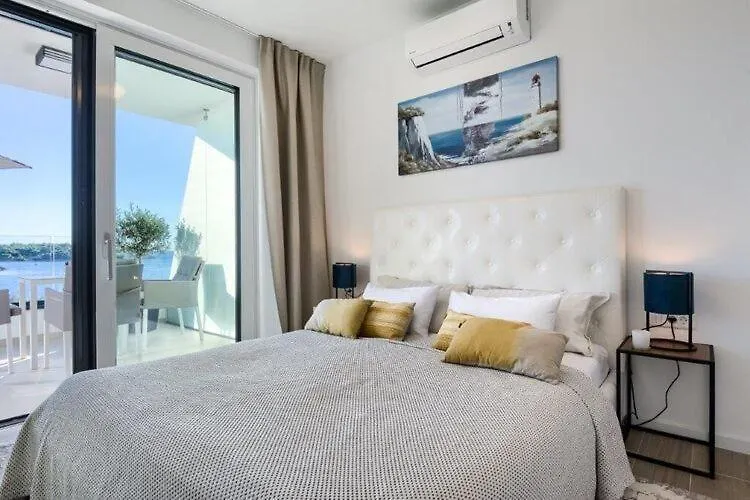 Deluxe Villa In Pula With Private Swimming Pool Pjescana Uvala